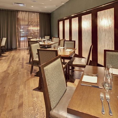 Crowne Plaza Hotel Glen Ellyn/Lombard By Ihg Restaurant photo