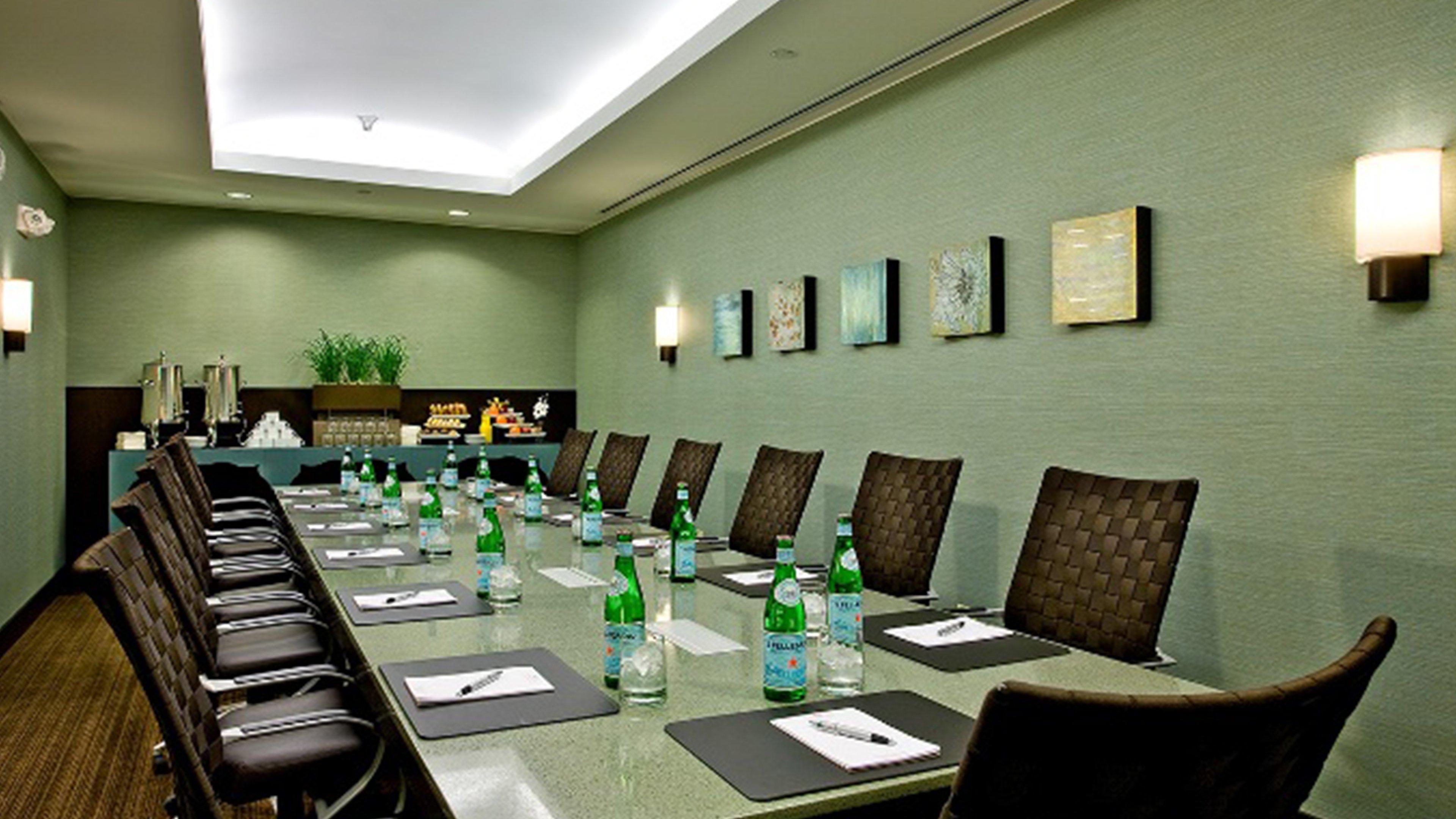 Crowne Plaza Hotel Glen Ellyn/Lombard By Ihg Exterior photo