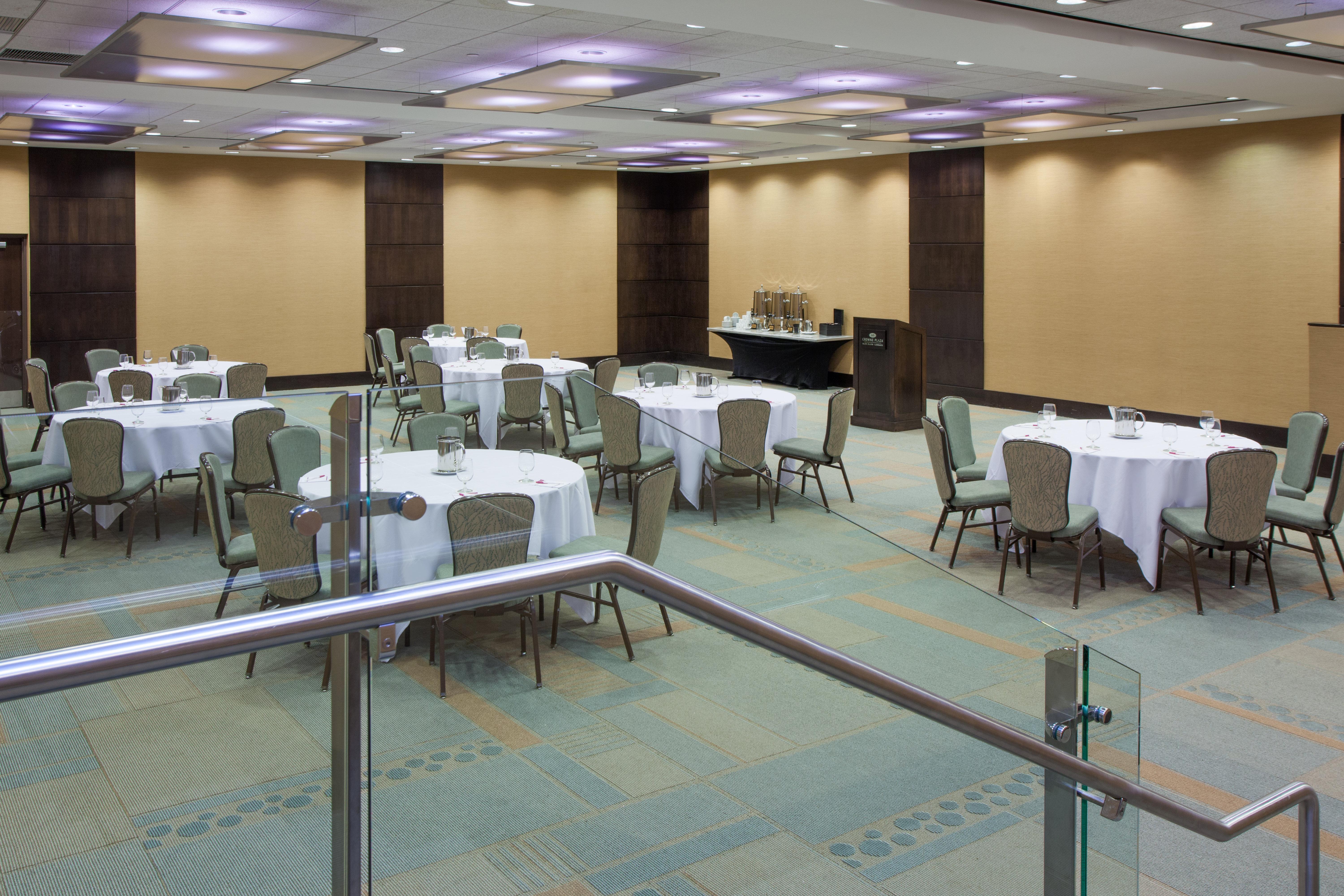 Crowne Plaza Hotel Glen Ellyn/Lombard By Ihg Exterior photo