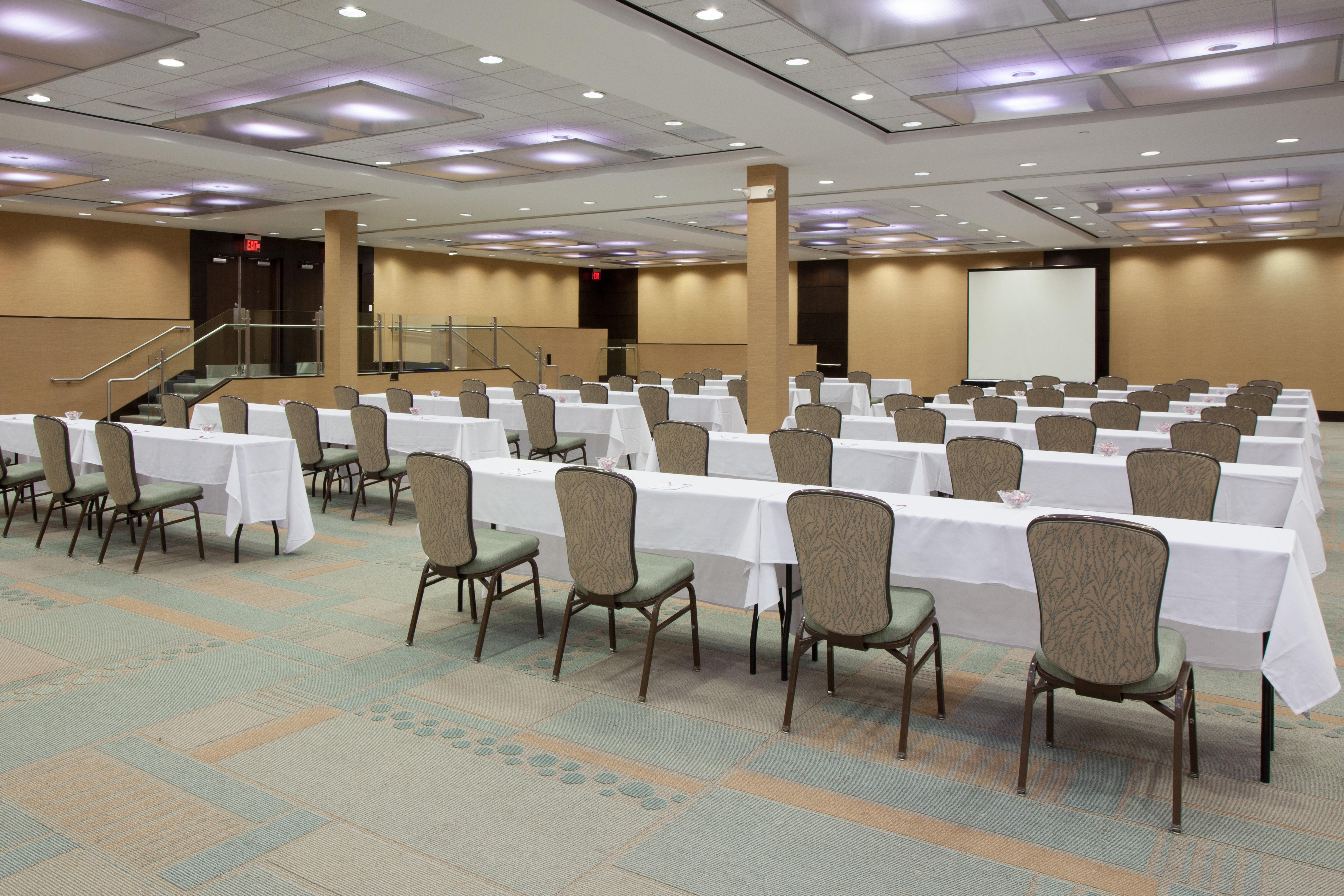 Crowne Plaza Hotel Glen Ellyn/Lombard By Ihg Exterior photo