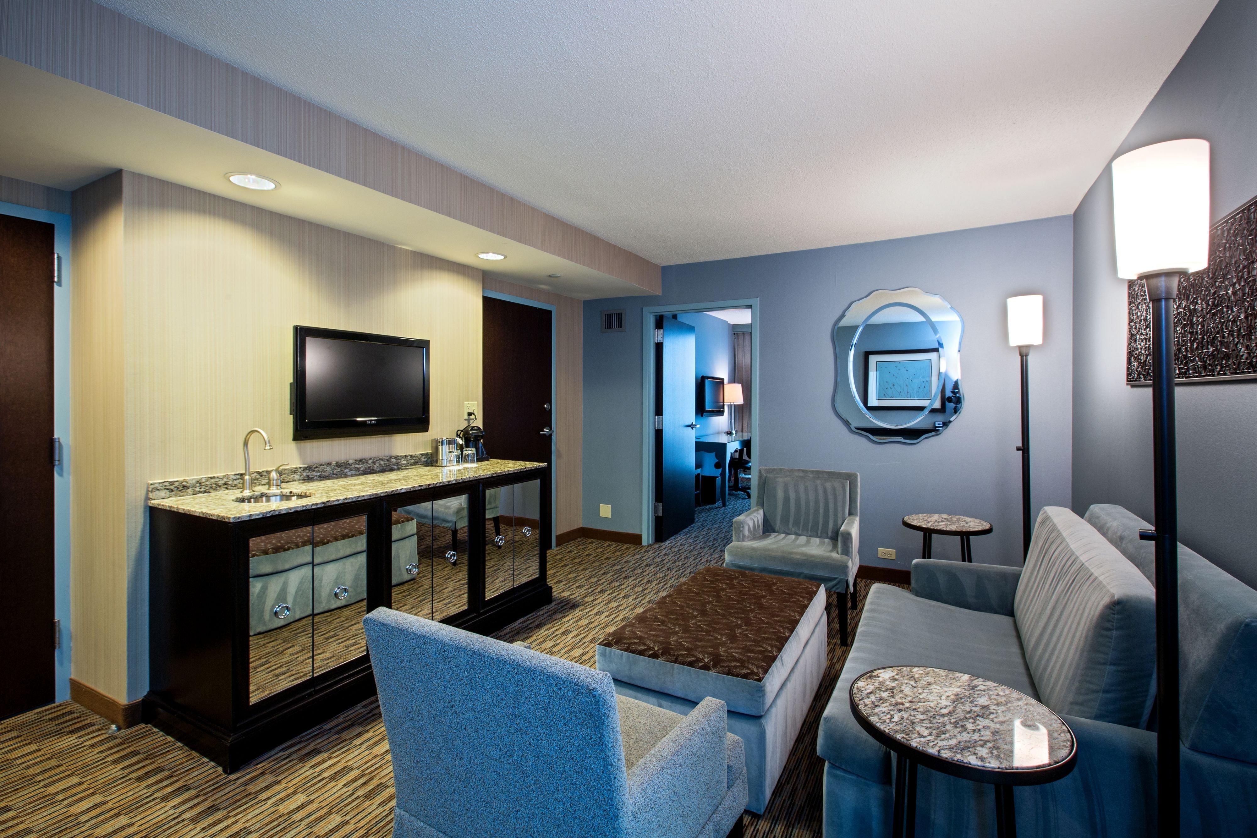 Crowne Plaza Hotel Glen Ellyn/Lombard By Ihg Exterior photo