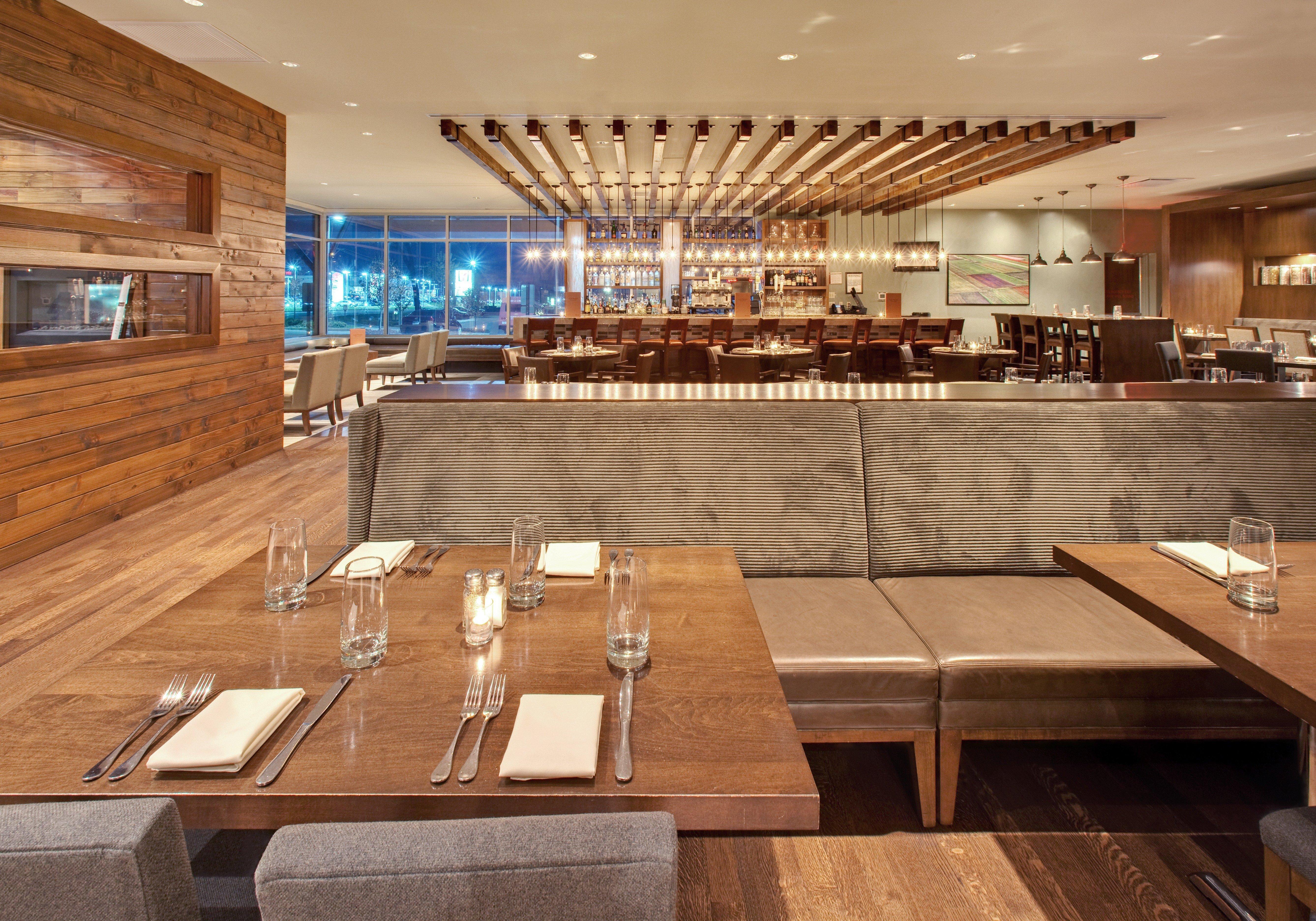 Crowne Plaza Hotel Glen Ellyn/Lombard By Ihg Restaurant photo