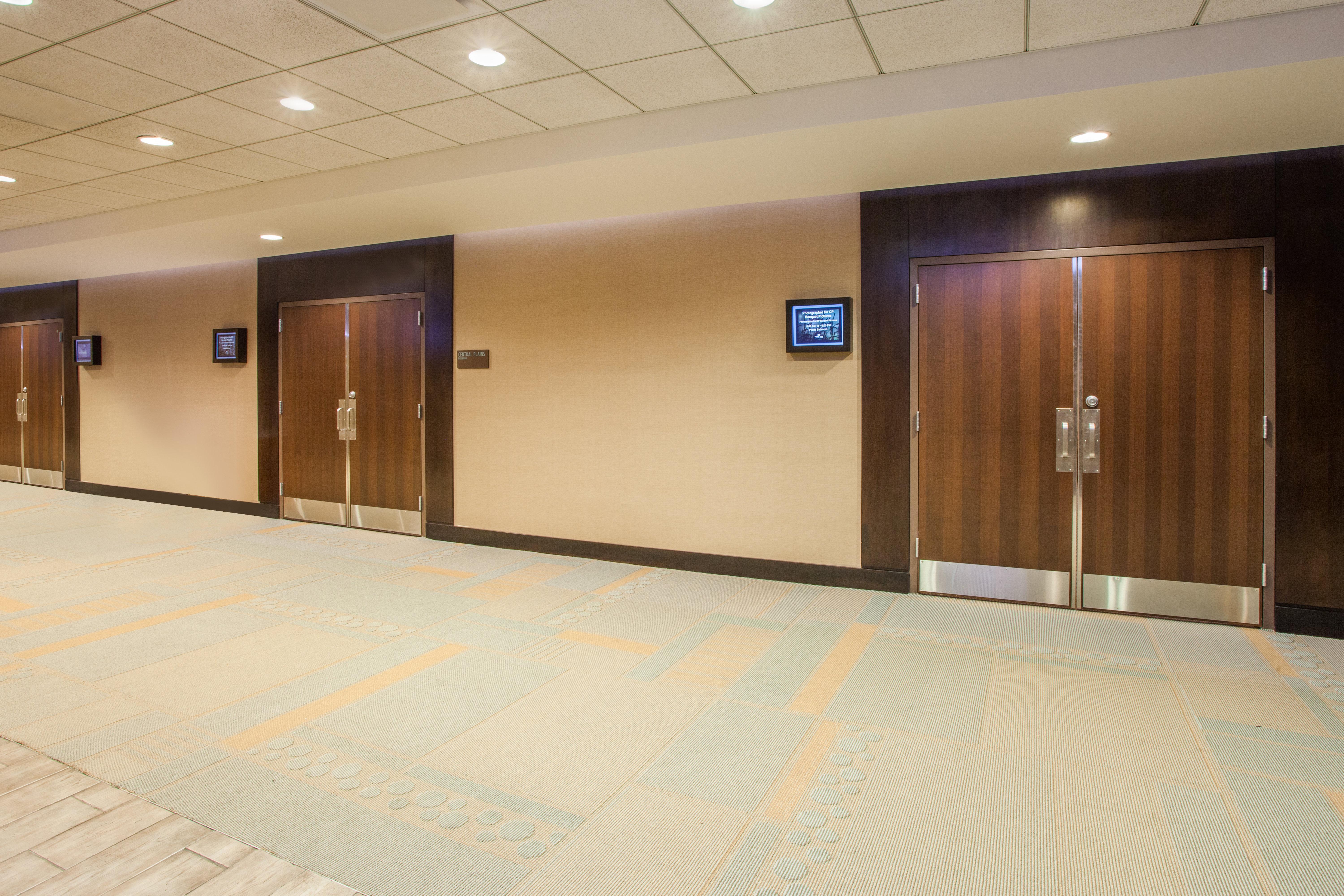 Crowne Plaza Hotel Glen Ellyn/Lombard By Ihg Exterior photo