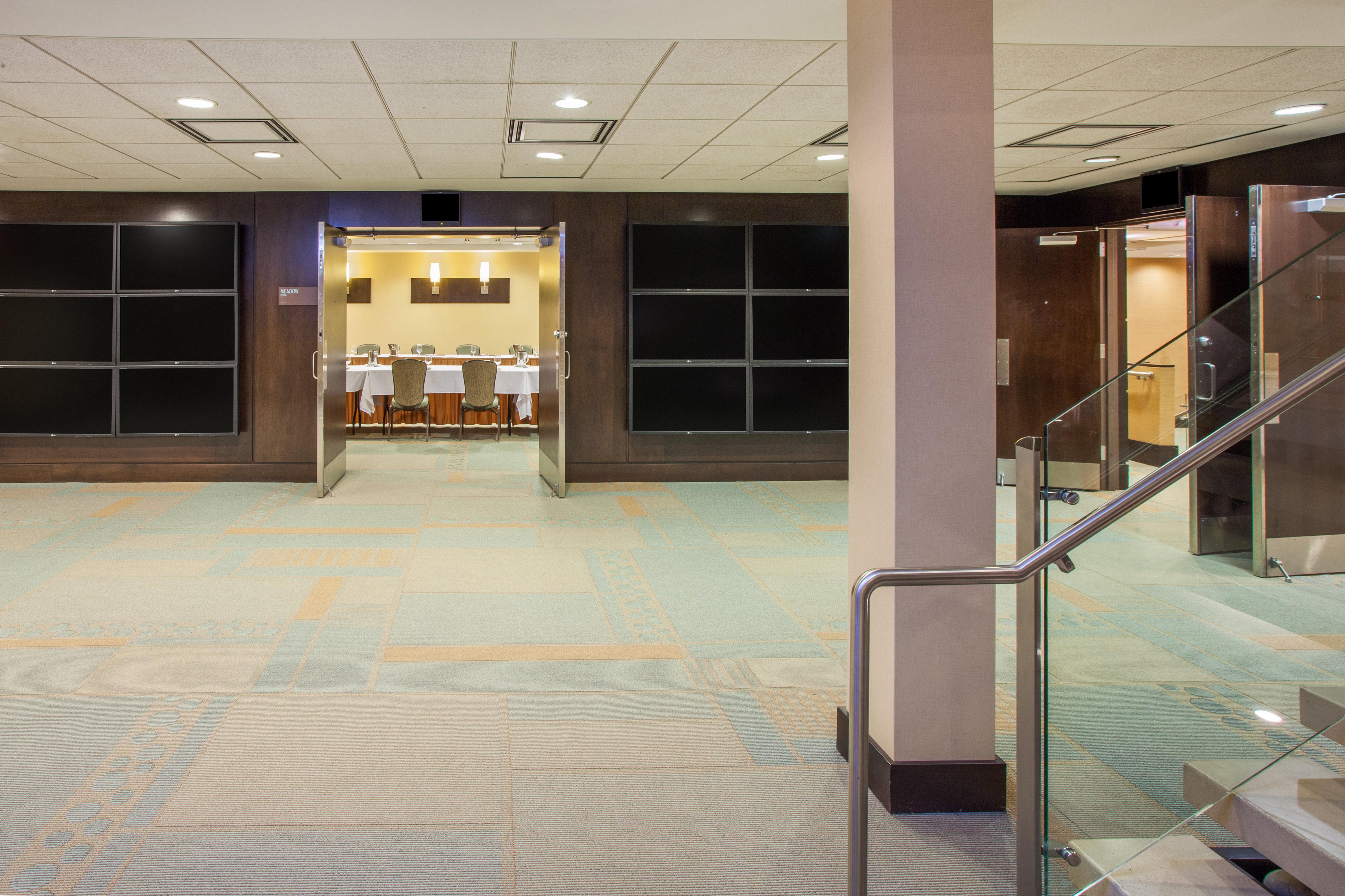 Crowne Plaza Hotel Glen Ellyn/Lombard By Ihg Exterior photo